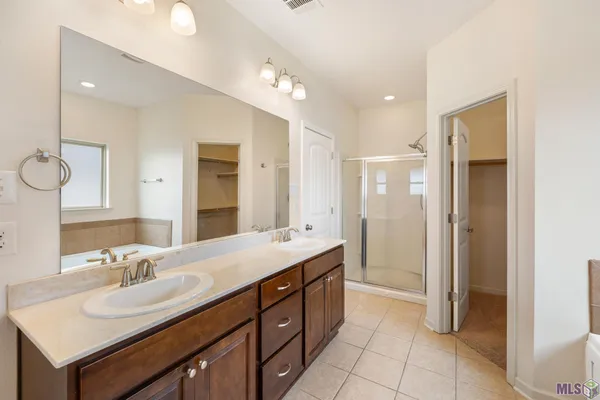 $300,000 | 13440 Larch Court, Denham Springs, LA 70726