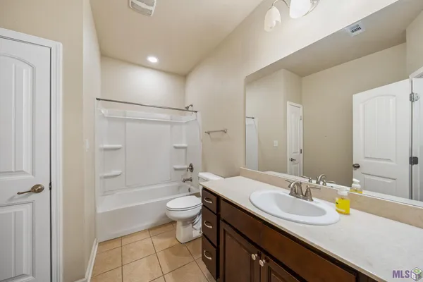 $300,000 | 13440 Larch Court, Denham Springs, LA 70726
