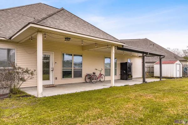 $300,000 | 13440 Larch Court, Denham Springs, LA 70726