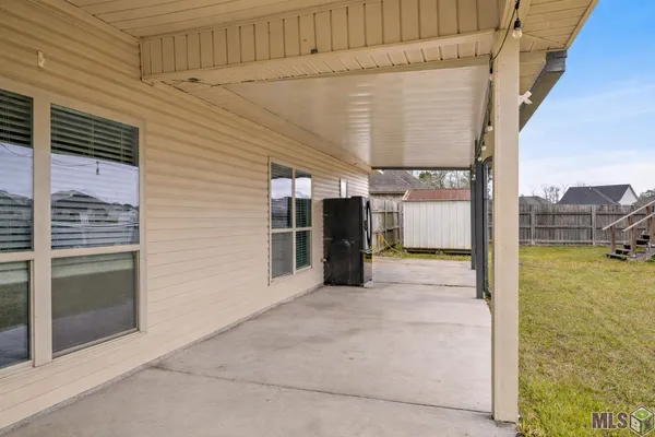 $300,000 | 13440 Larch Court, Denham Springs, LA 70726