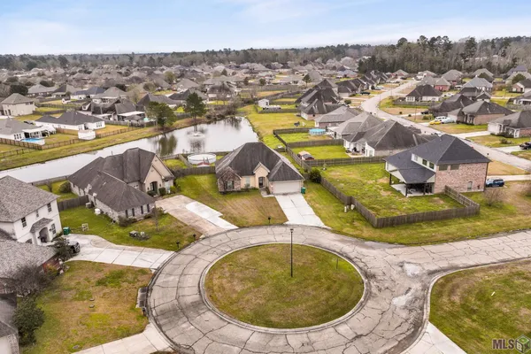 $300,000 | 13440 Larch Court, Denham Springs, LA 70726