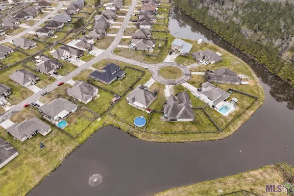 $300,000 | 13440 Larch Court, Denham Springs, LA 70726