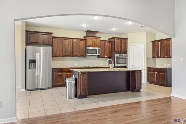 $300,000 | 13440 Larch Court, Denham Springs, LA 70726