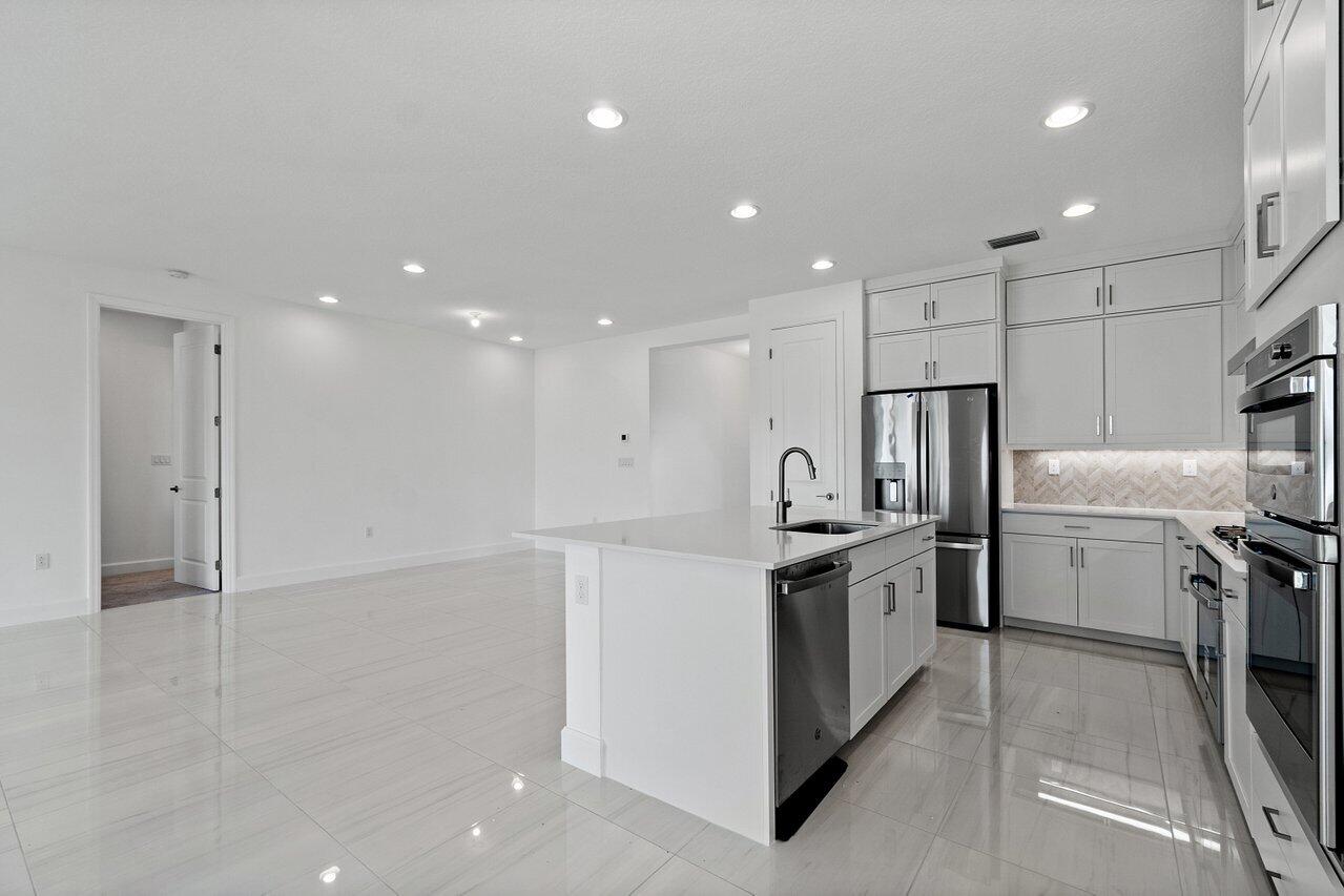 19159 Rolling Acrs Road Loxahatchee, FL 33470 - Photo 13 of 35 Kitchen View