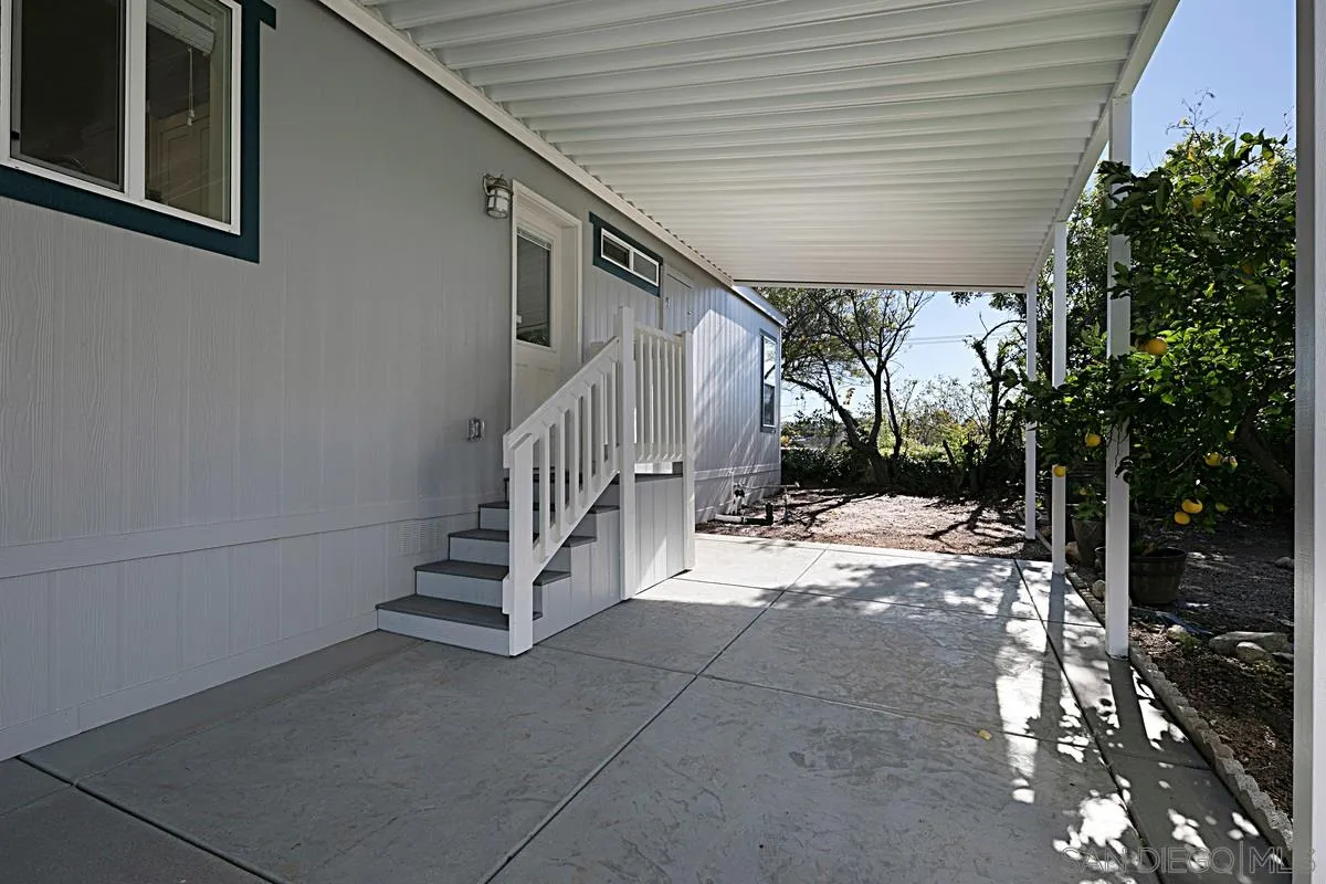 1120 East Mission Road, Unit 7 Fallbrook, CA 92028 - Photo 23 of 24 a view of entryway