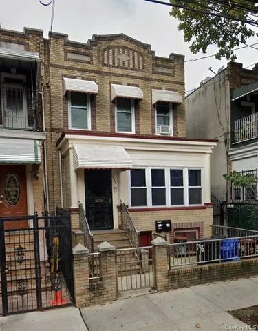 a view of a house with sitting area