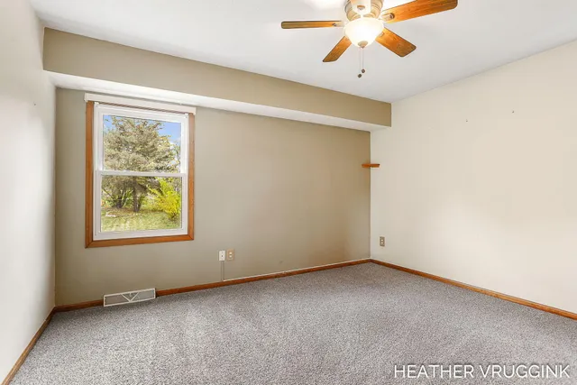 $360,000 | 2072 Oak Hollow Drive, Jenison, MI 49428