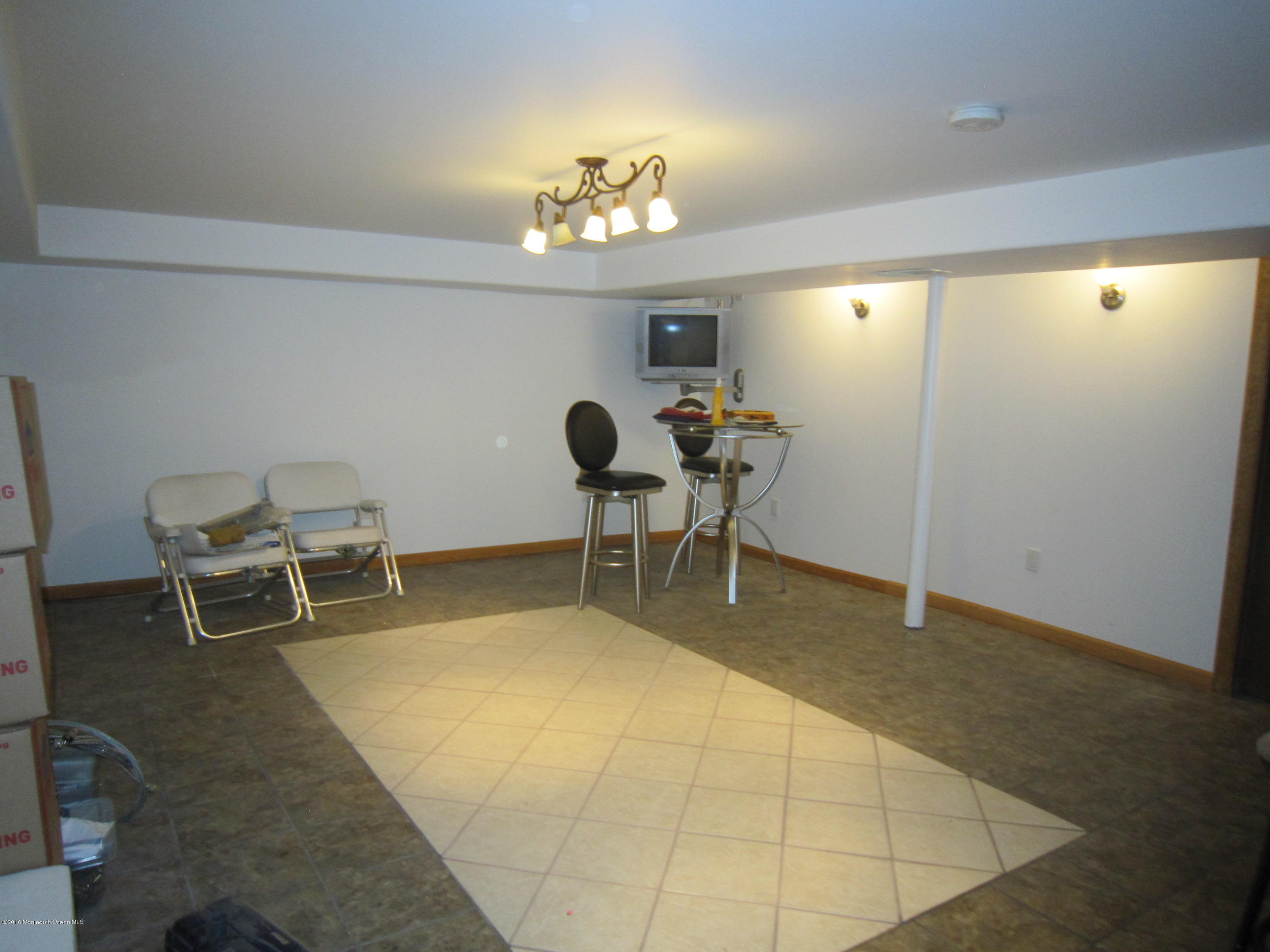 76 Darien Road Howell, NJ 07731 - Photo 9 of 11 IMG_5694