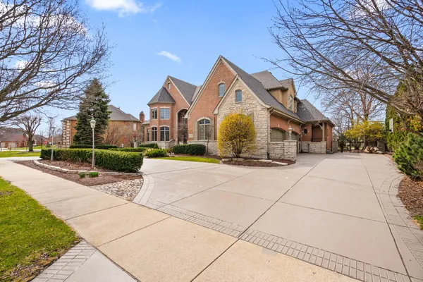 $1,857,000 | 10224 Cherrywood Lane, Munster, IN 46321