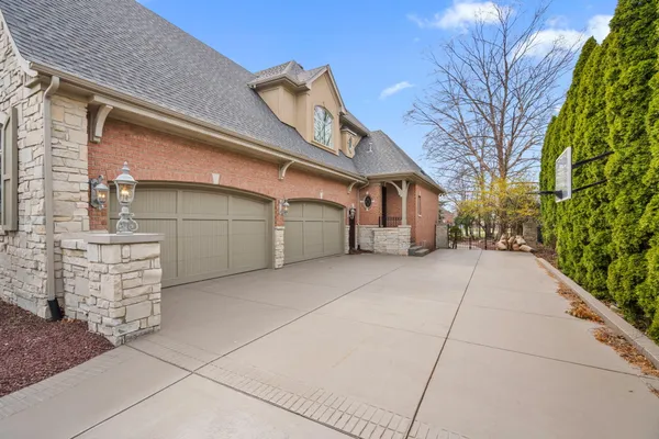 $1,857,000 | 10224 Cherrywood Lane, Munster, IN 46321