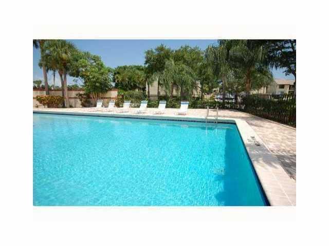 6585 Somerset Drive, Unit 103 Boca Raton, FL 33433 - Photo 4 of 9 COMMUNITY POOL