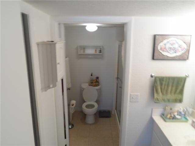 6585 Somerset Drive, Unit 103 Boca Raton, FL 33433 - Photo 7 of 9 MASTER BATH