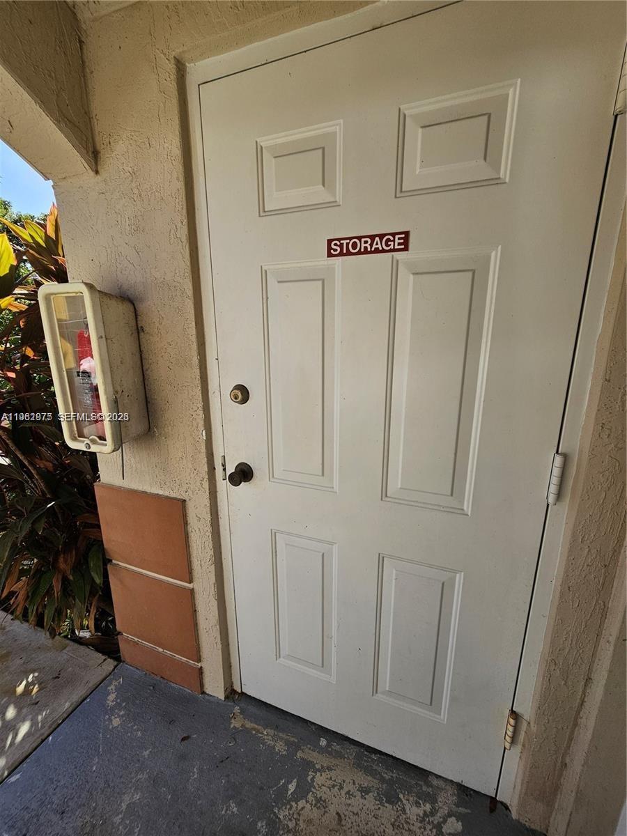1251 Southeast 29th Street, Unit 10326 Homestead, FL 33035 - Photo 16 of 17 a view of walk in closet