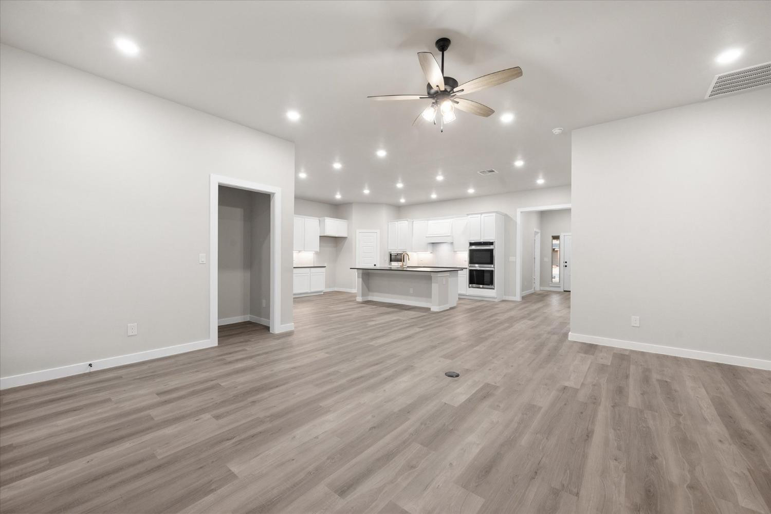 2011 141st Street Lubbock, TX 79423 - Photo 13 of 27 Photo 13