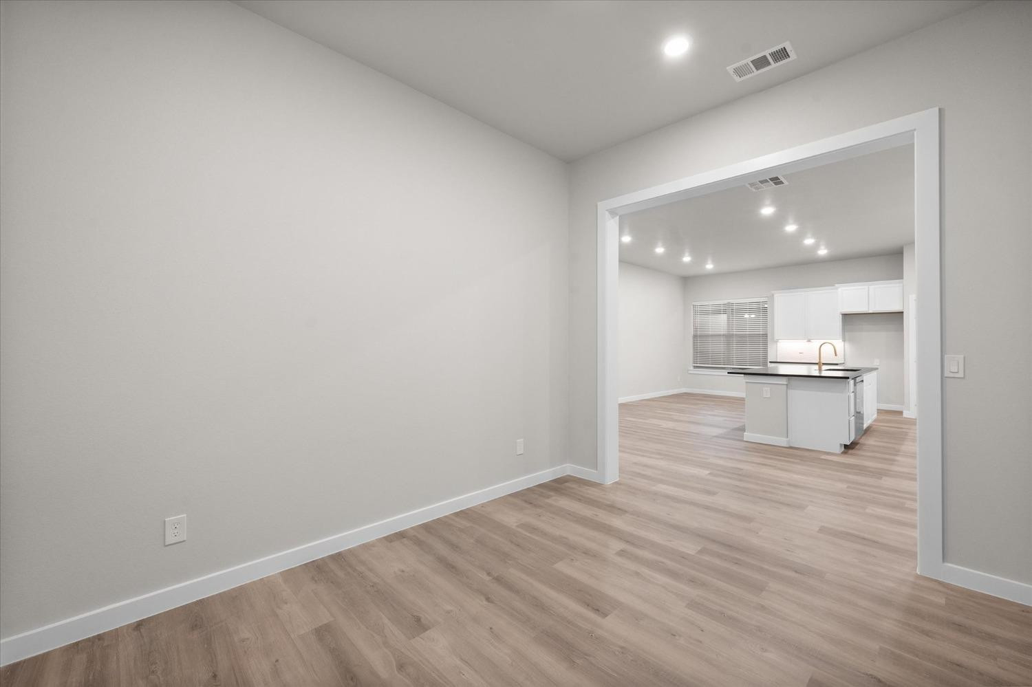 2011 141st Street Lubbock, TX 79423 - Photo 10 of 27 Photo 10