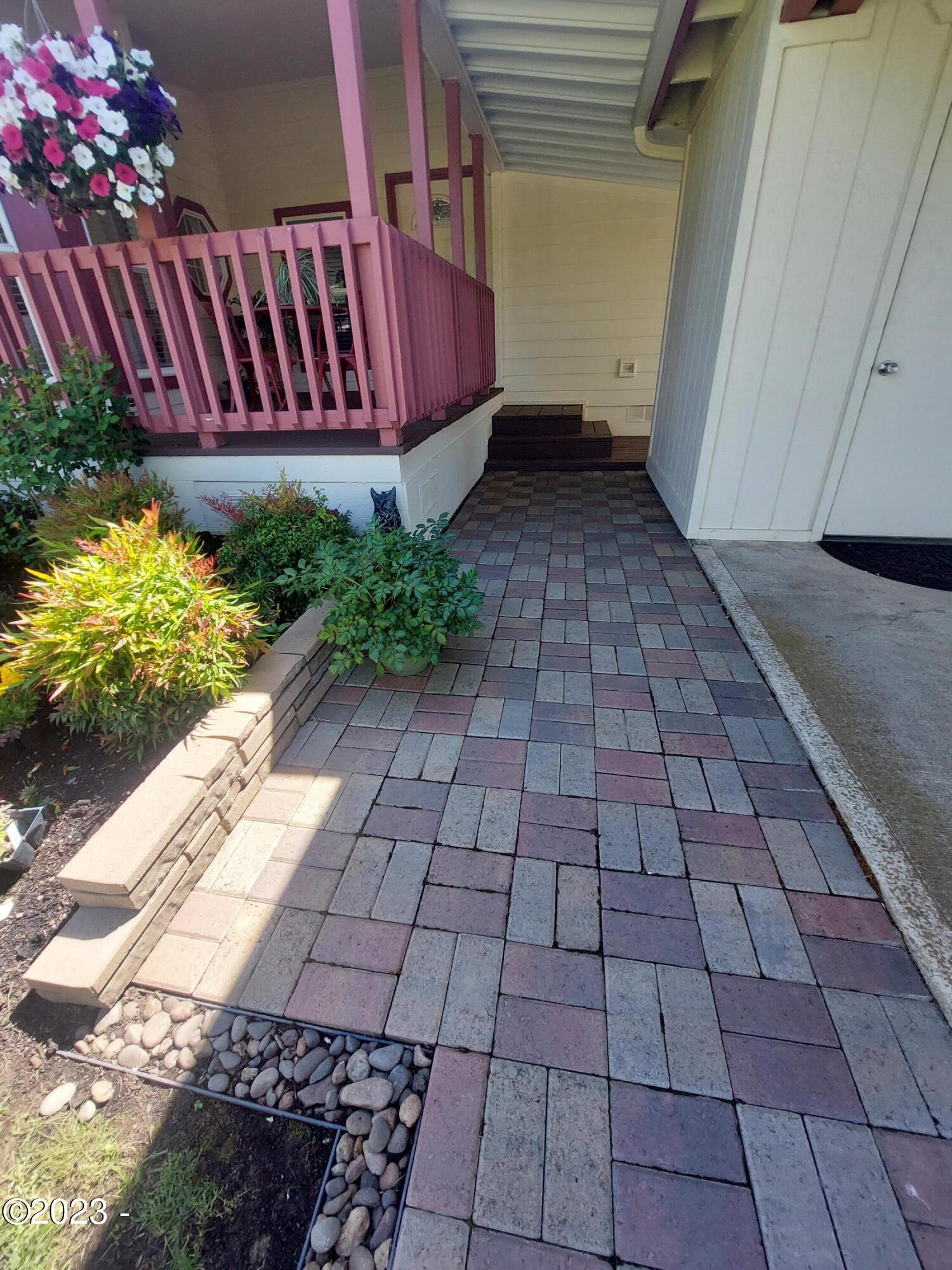 655 Northeast Burnett Road McMinnville, OR 97128 - Photo 36 of 44 Nice Pavers