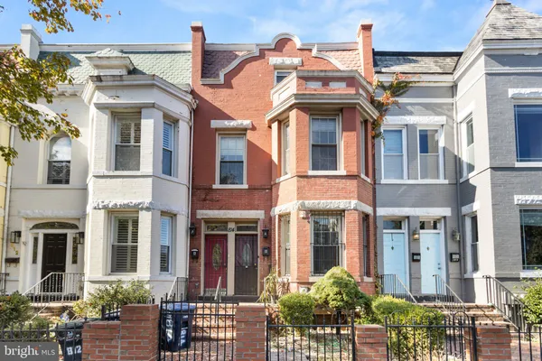 $2,890 | 814 11th Street Northeast, Unit A, Washington, DC 20002