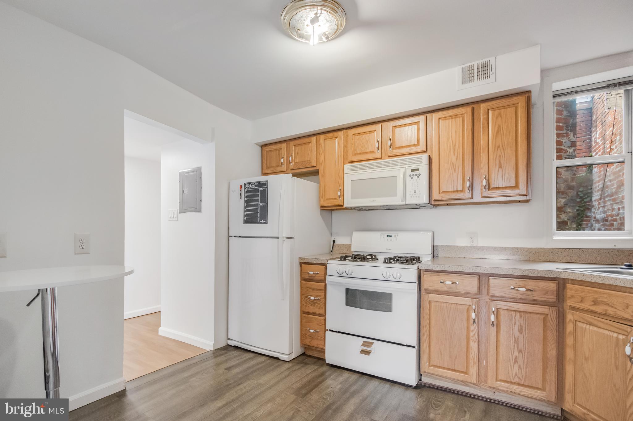 814 11th Street Northeast, Unit A Washington, DC 20002 - Photo 3 of 22 Kitchen
