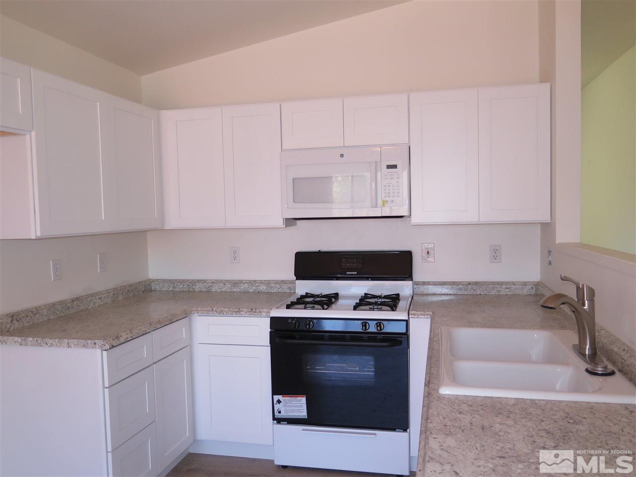 8427 Sopwith Boulevard Reno, NV 89506 - Photo 4 of 12 Photo 4