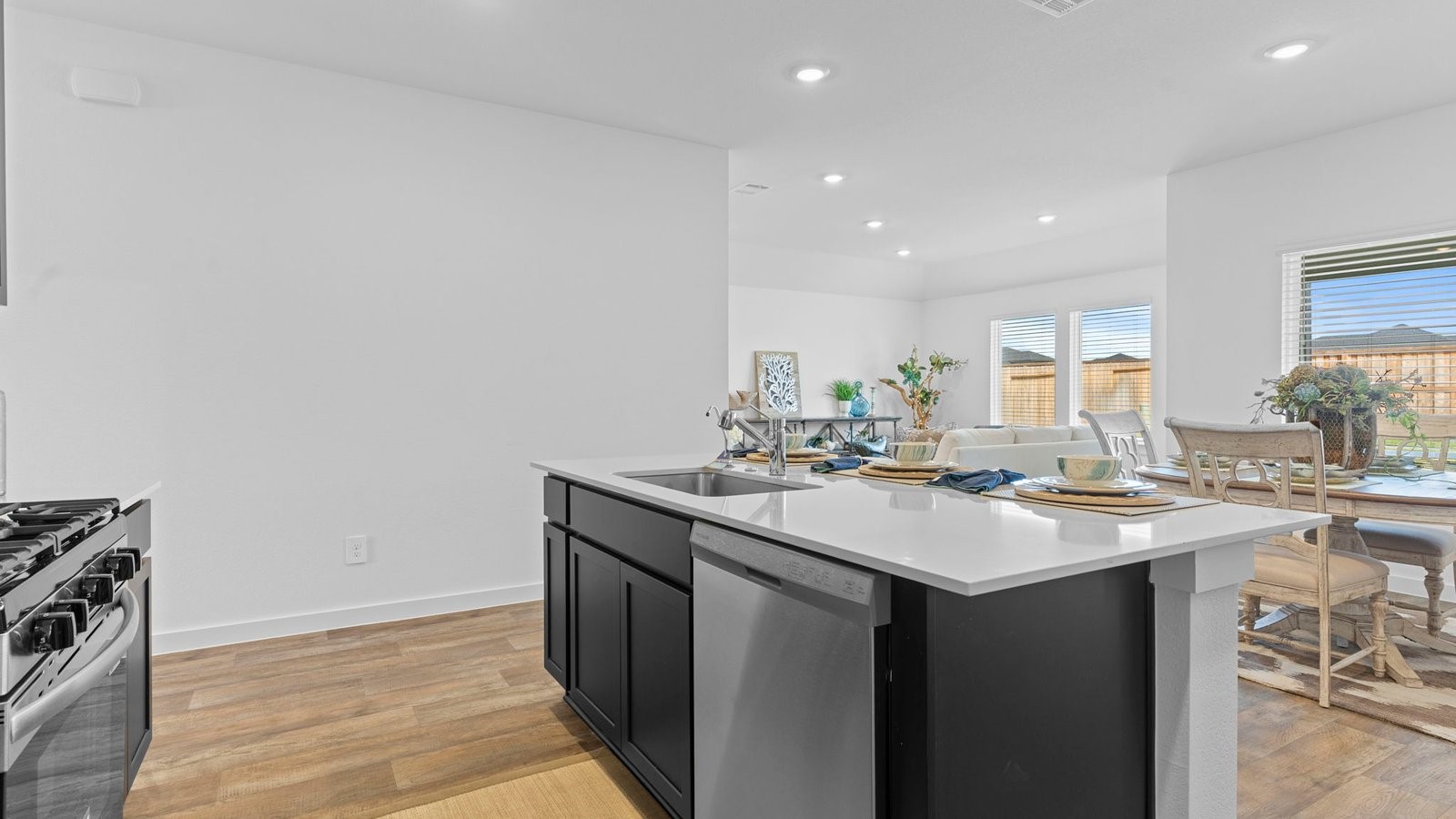 6115 Cherry Mdws Street Rosenberg, TX 77469 - Photo 17 of 45 *Images and 3D tour are for illustration only and options may vary from home as built.