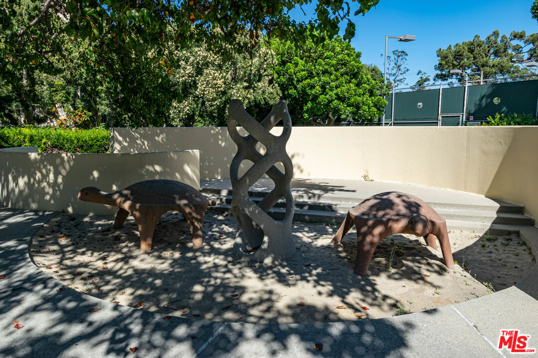 2160 Century Park East, Unit 1607 Los Angeles, CA 90067 - Photo 34 of 38 a view of outdoor space and yard