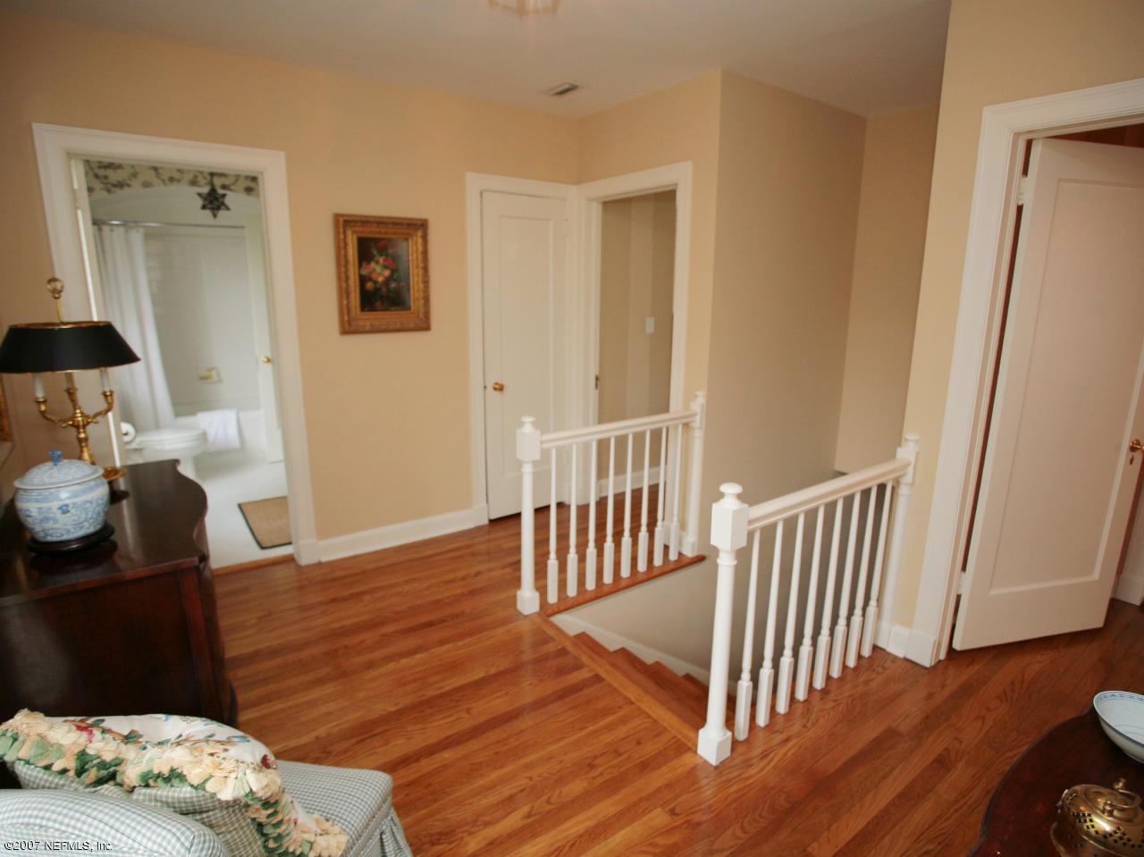 2419 Pineridge Road Jacksonville, FL 32207 - Photo 14 of 21 Upstairs landing