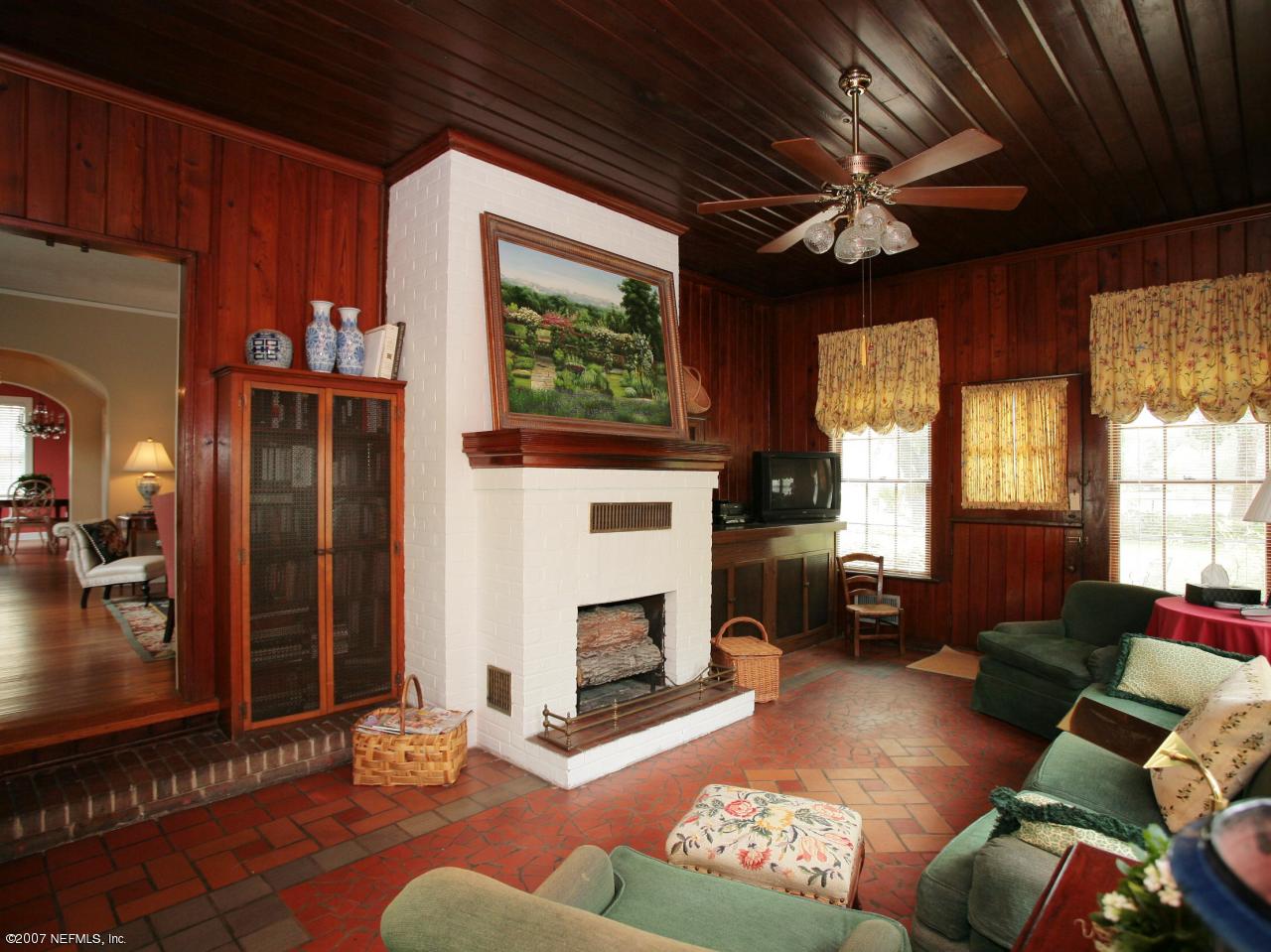 2419 Pineridge Road Jacksonville, FL 32207 - Photo 5 of 21 Family Room