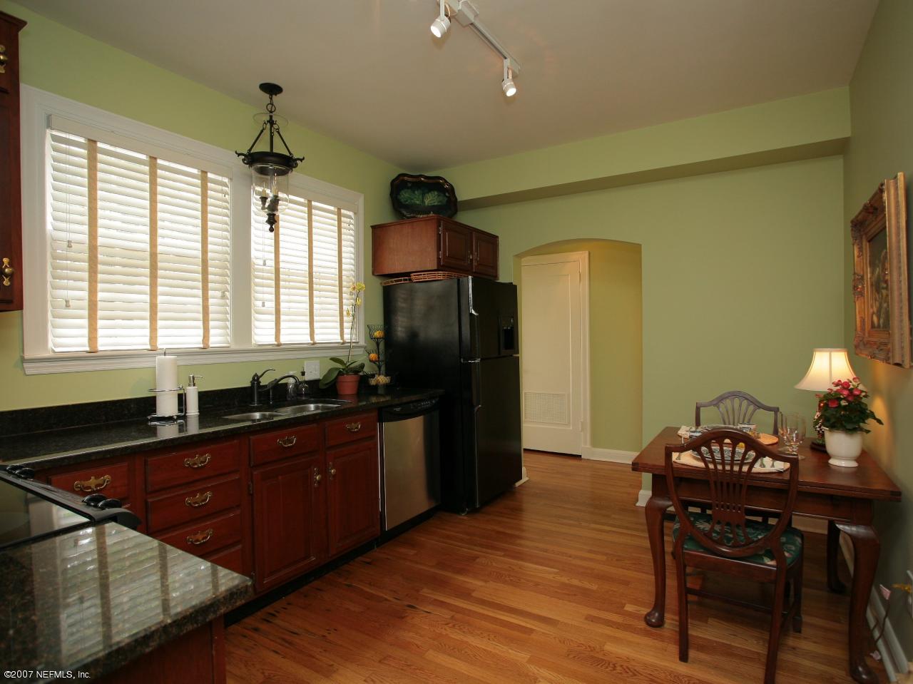 2419 Pineridge Road Jacksonville, FL 32207 - Photo 8 of 21 Kitchen
