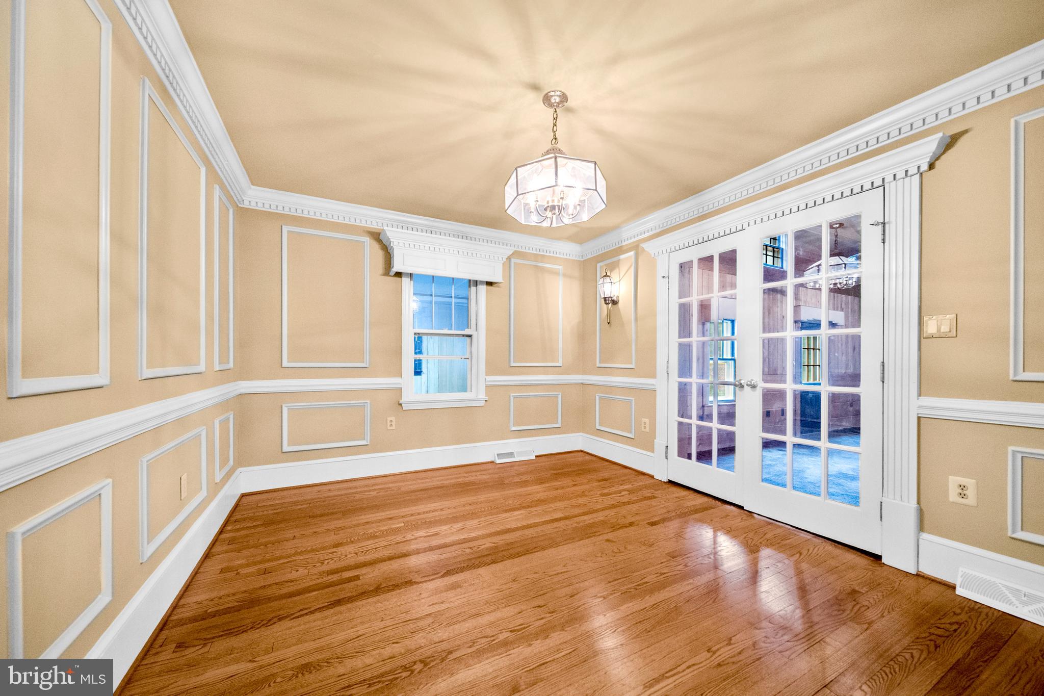 18189 Sands Road Purcellville, VA 20132 - Photo 46 of 145 Elegant study with French doors.