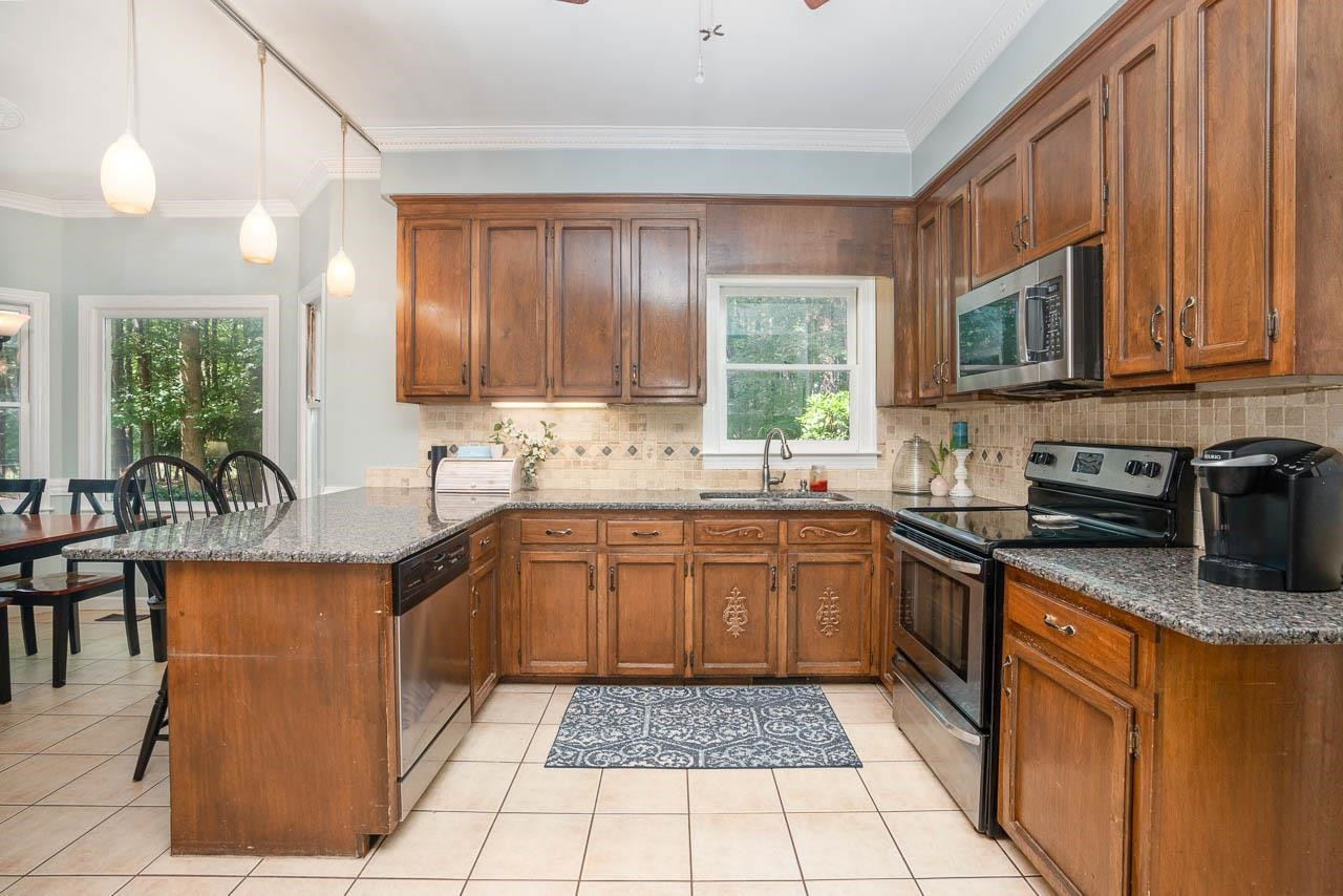 713 Lanham Place Raleigh, NC 27615 - Photo 9 of 26 Photo 9