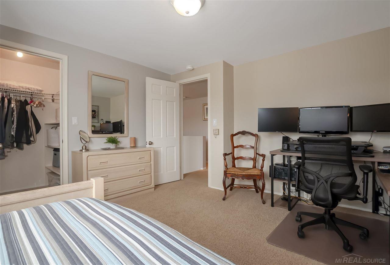 692 Canterbury Road Grosse Pointe, MI 48236 - Photo 42 of 65 50071726-41.JPG