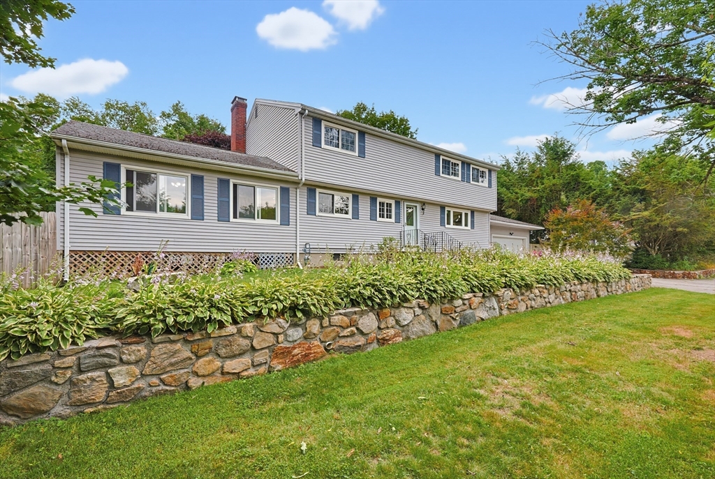 32 Falcon Street Worcester, MA 01603 - Photo 3 of 42