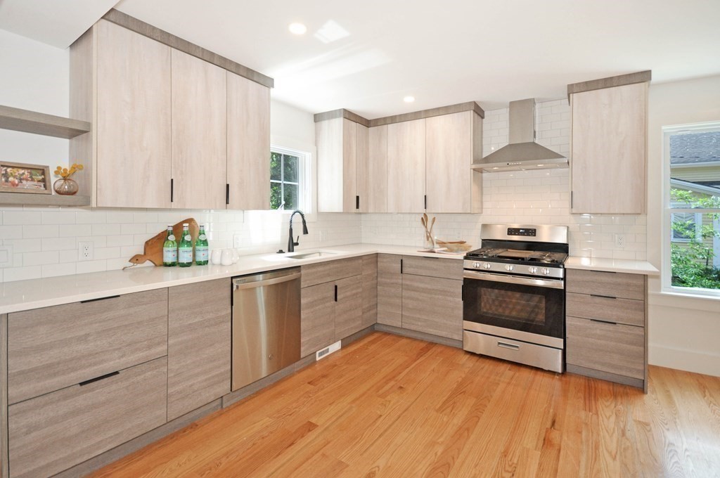 14 Walcott Street Maynard, MA 01754 - Photo 4 of 18 Gallery Image 4