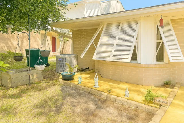 $305,000 | 807 Holbrook Circle, Fort Walton Beach, FL 32547