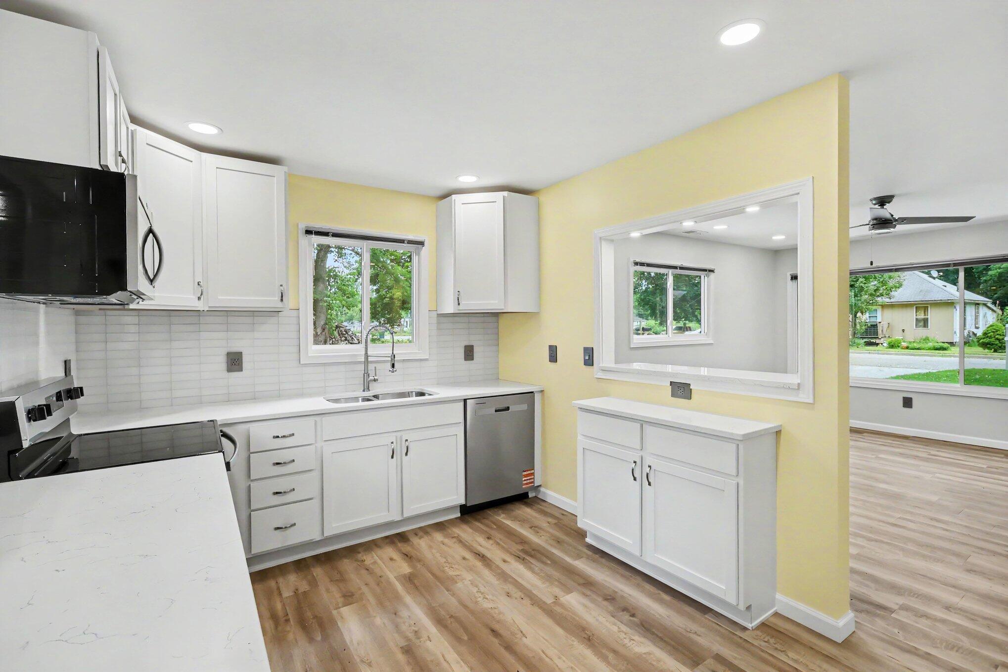 709 11th Street Three Rivers, MI 49093 - Photo 8 of 25 008_file_3743