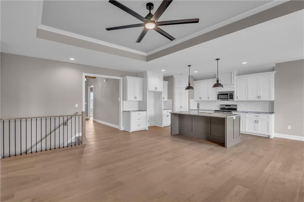 19326 South Skyview Lane Spring Hill, KS 66083 - Photo 8 of 38