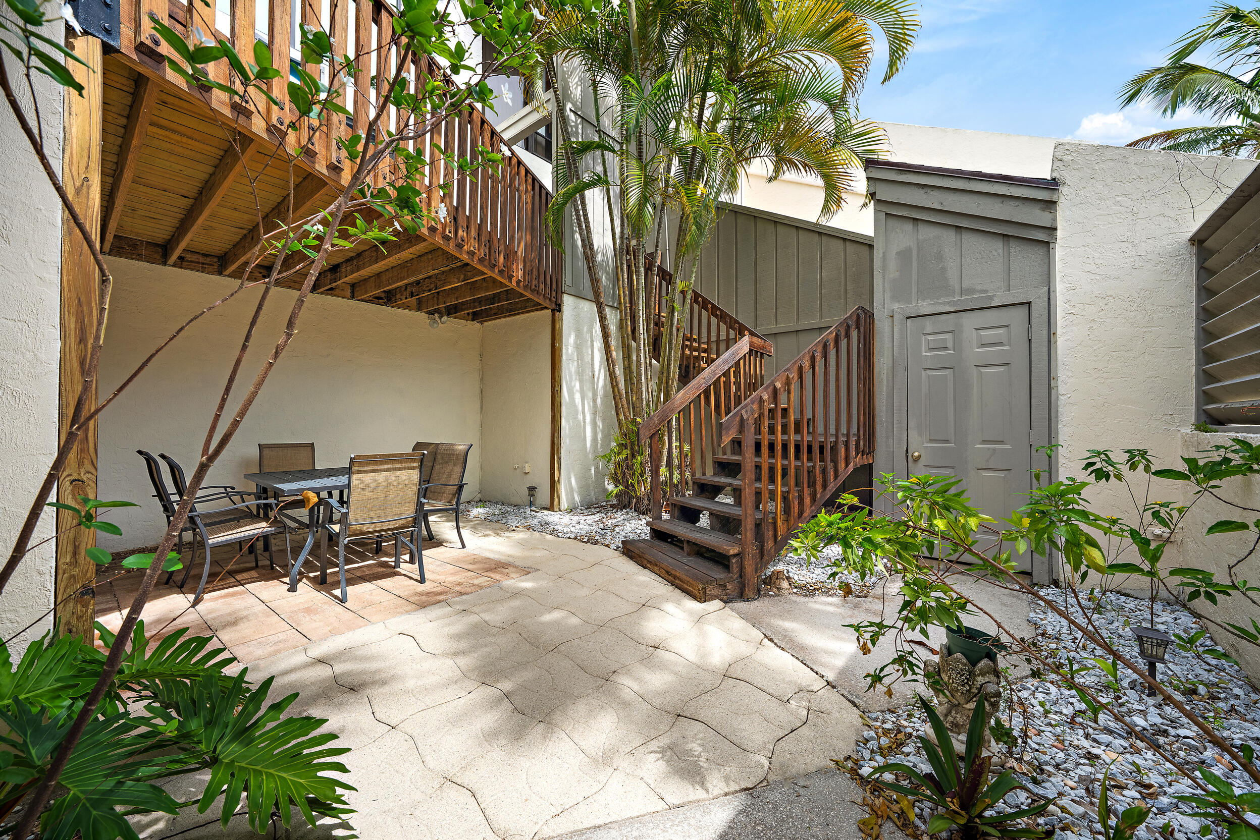 1605 U S 1, Unit 13G Jupiter, FL 33477 - Photo 4 of 23 Patio