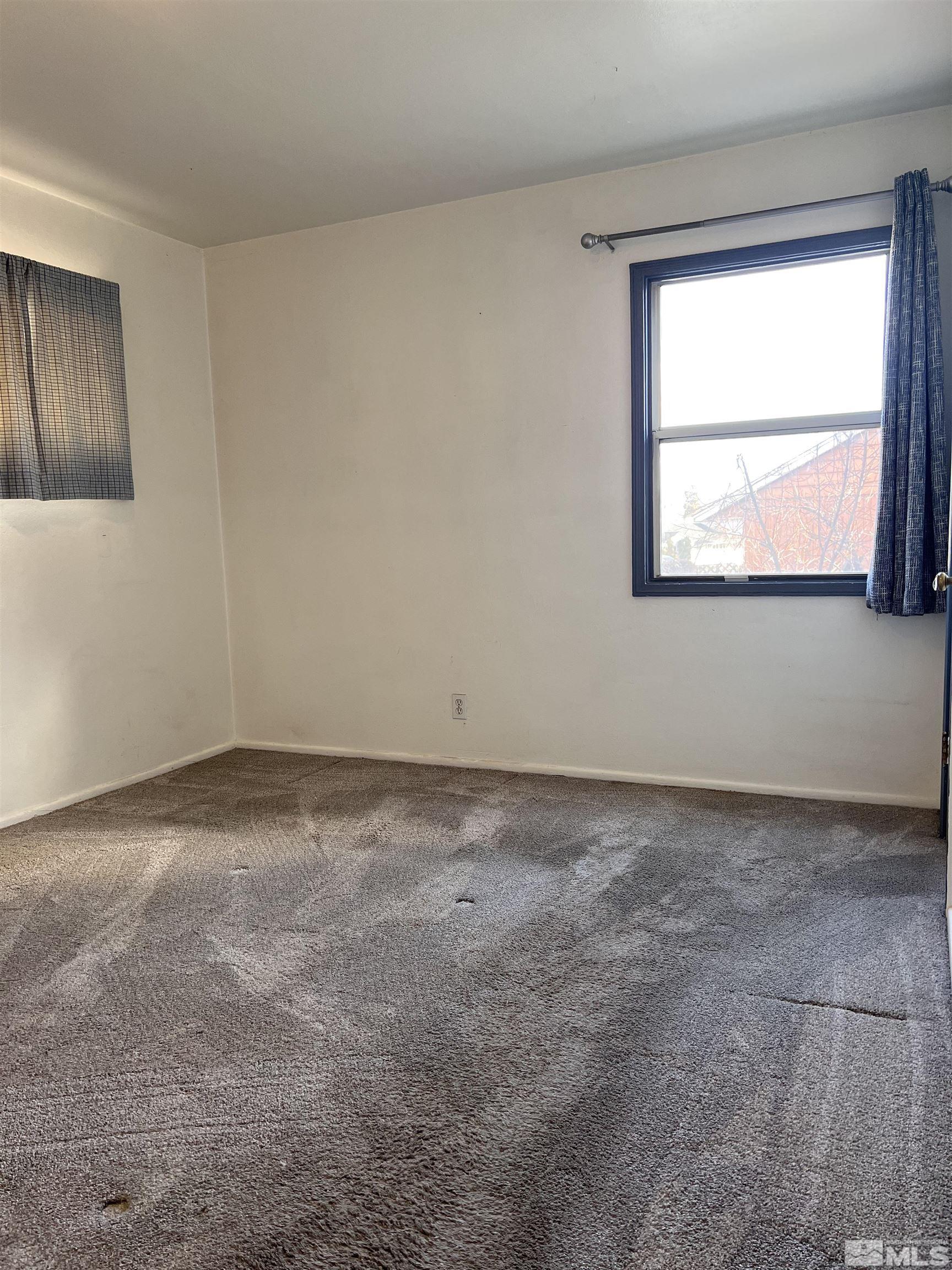 1425 Keystone Avenue Reno, NV 89503 - Photo 9 of 12 an empty room with a window