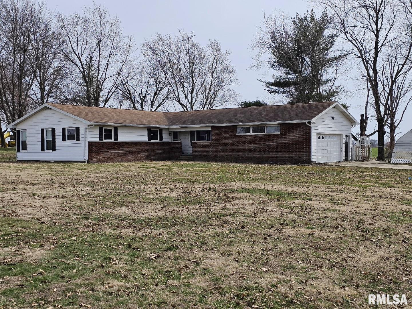 1382 Stacey Road Richview, IL 62877 - Photo 2 of 31