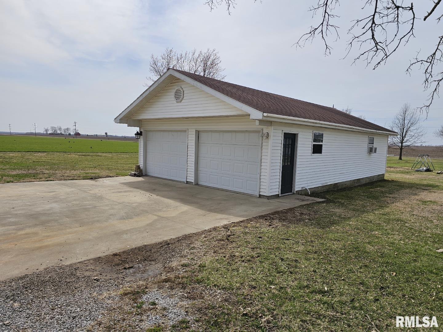 1382 Stacey Road Richview, IL 62877 - Photo 4 of 31