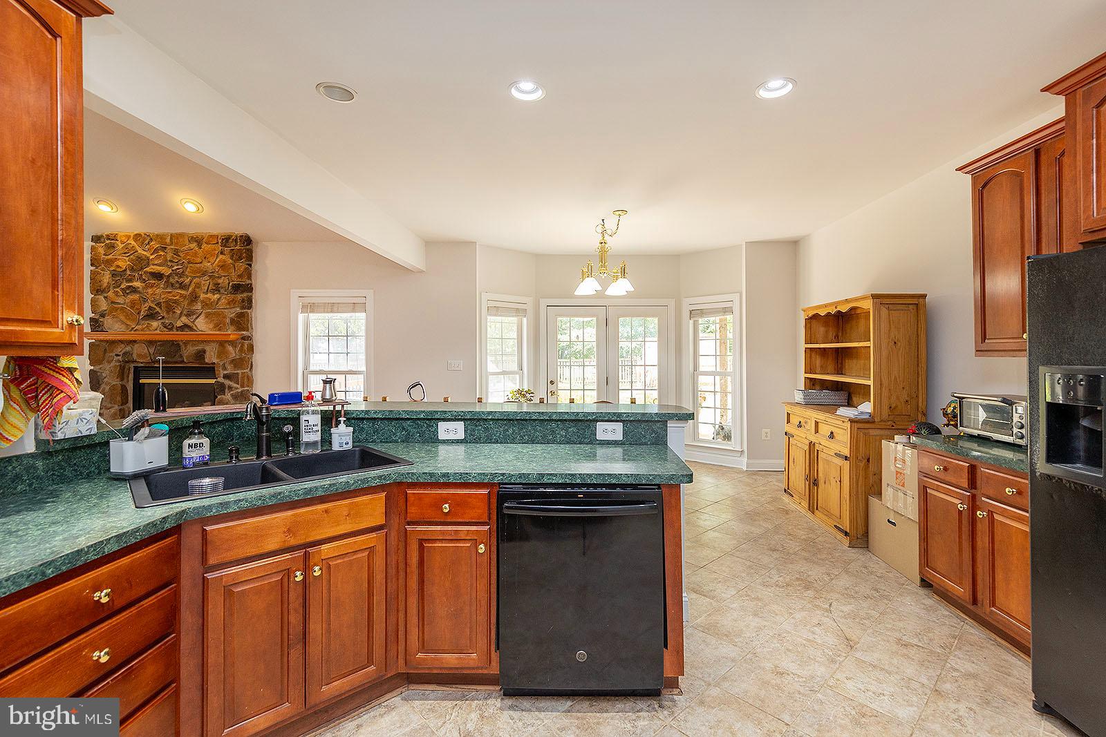 138 Travis Court Winchester, VA 22602 - Photo 12 of 46