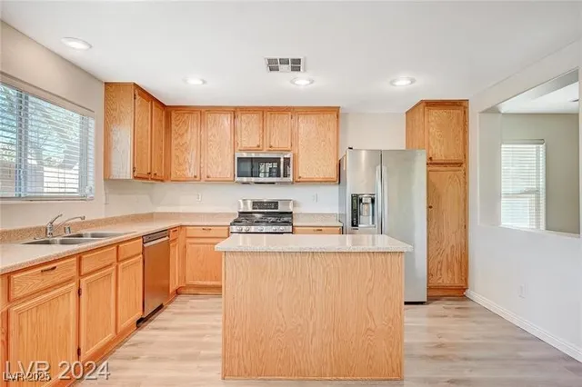 $2,100 | 11540 Kindsland Street, Las Vegas, NV 89183