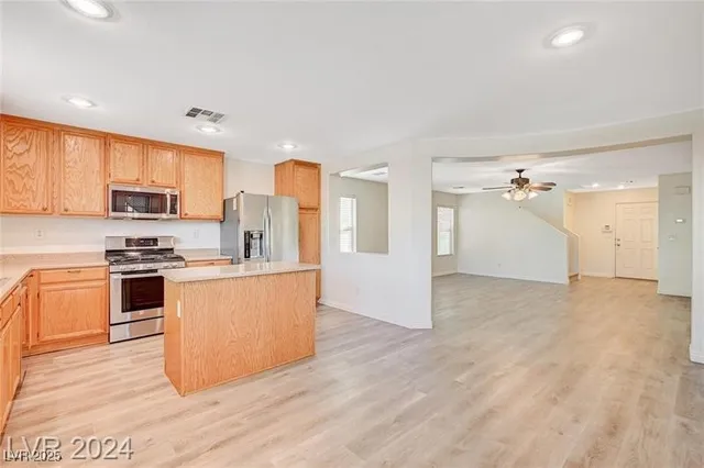 $2,100 | 11540 Kindsland Street, Las Vegas, NV 89183