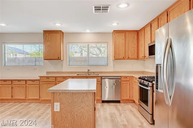 $2,100 | 11540 Kindsland Street, Las Vegas, NV 89183