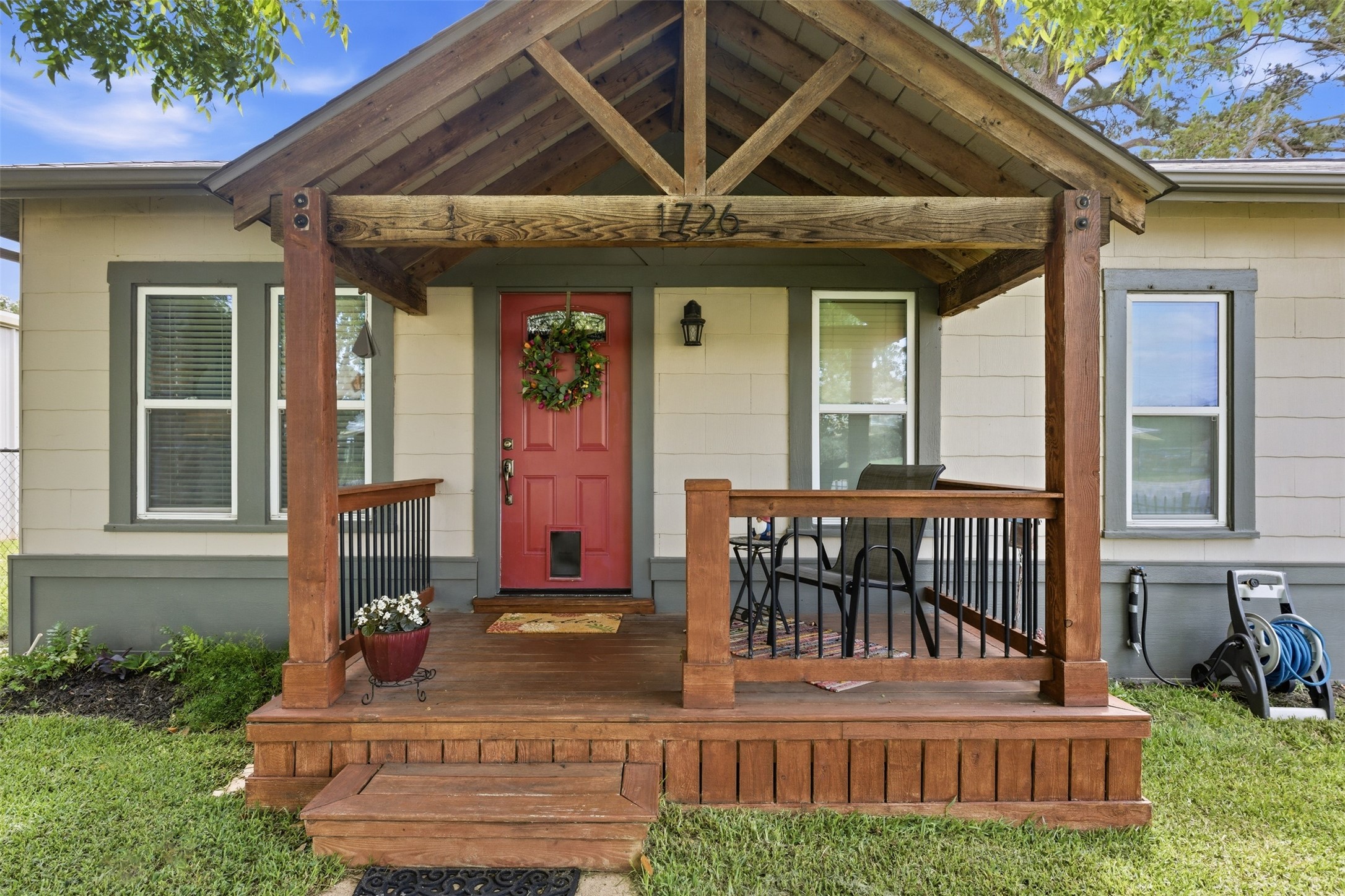 1726 13th Street Hempstead, TX 77445 - Photo 3 of 40 front view of a house with a porch