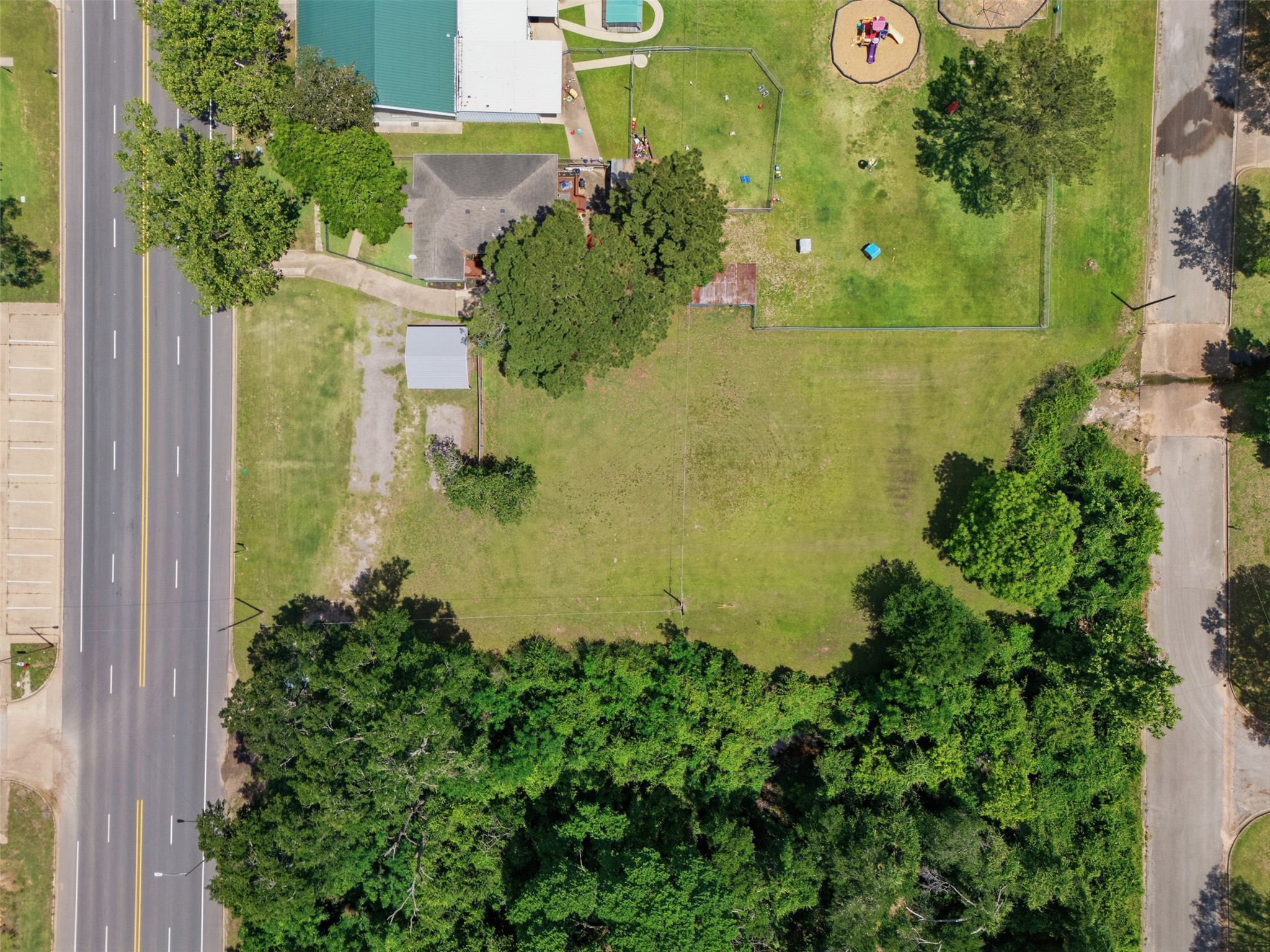 1726 13th Street Hempstead, TX 77445 - Photo 39 of 40 an aerial view of a residential houses