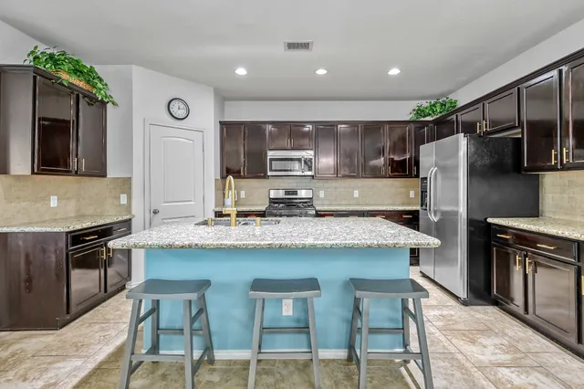 $325,000 | 12270 Little Blue Heron Lane, Conroe, TX 77304