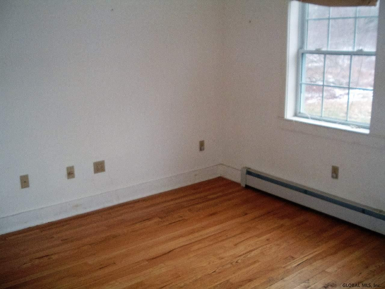 27 Tompkins Road Coeymans, NY 12046 - Photo 8 of 11 Photo 8