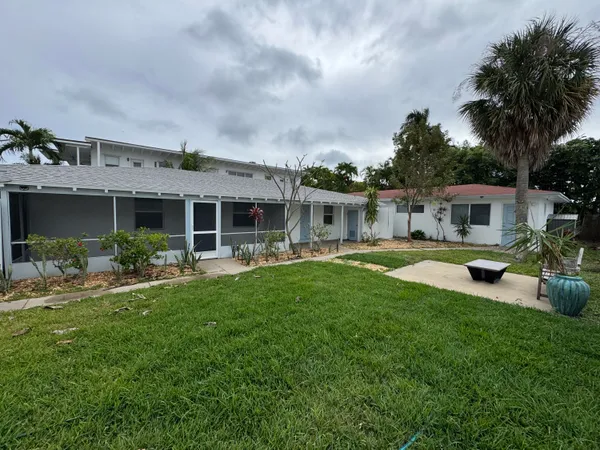 $2,100 | 1235 Beach Road, Unit 3, Palm Beach Shores, FL 33404