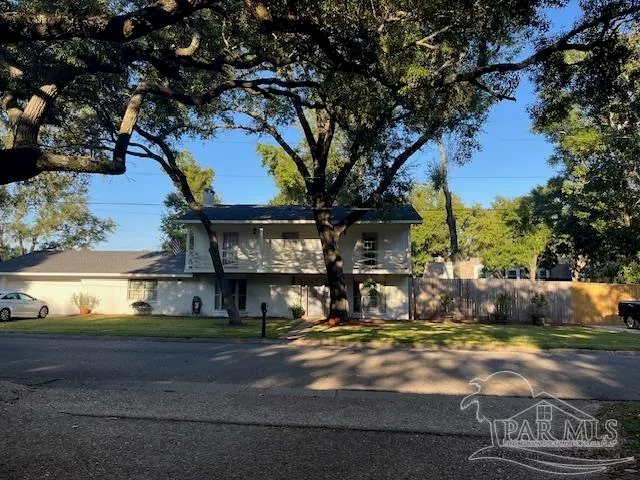 a view of an entryway